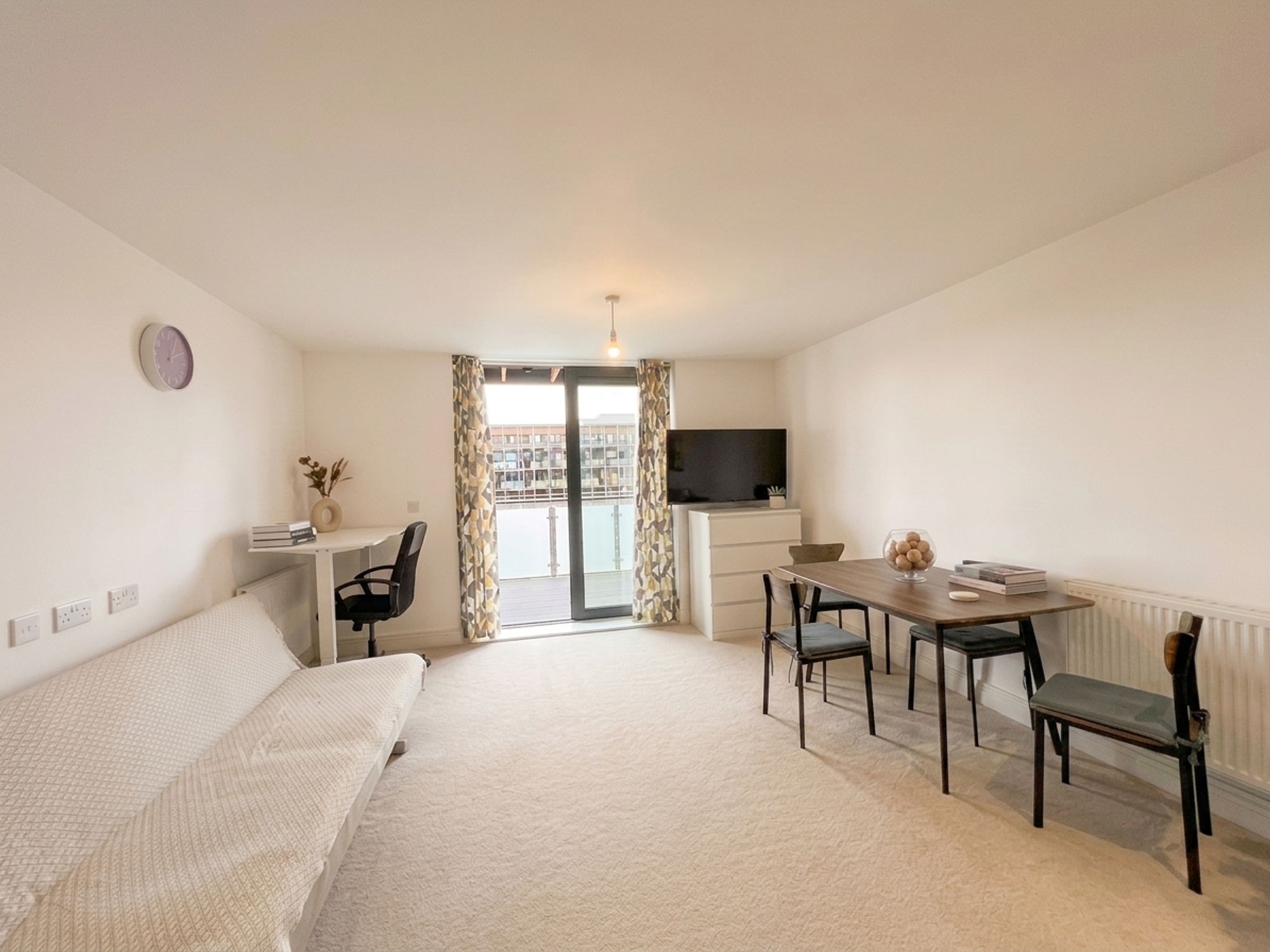 Flat Studio Way in Elstree and Borehamwood