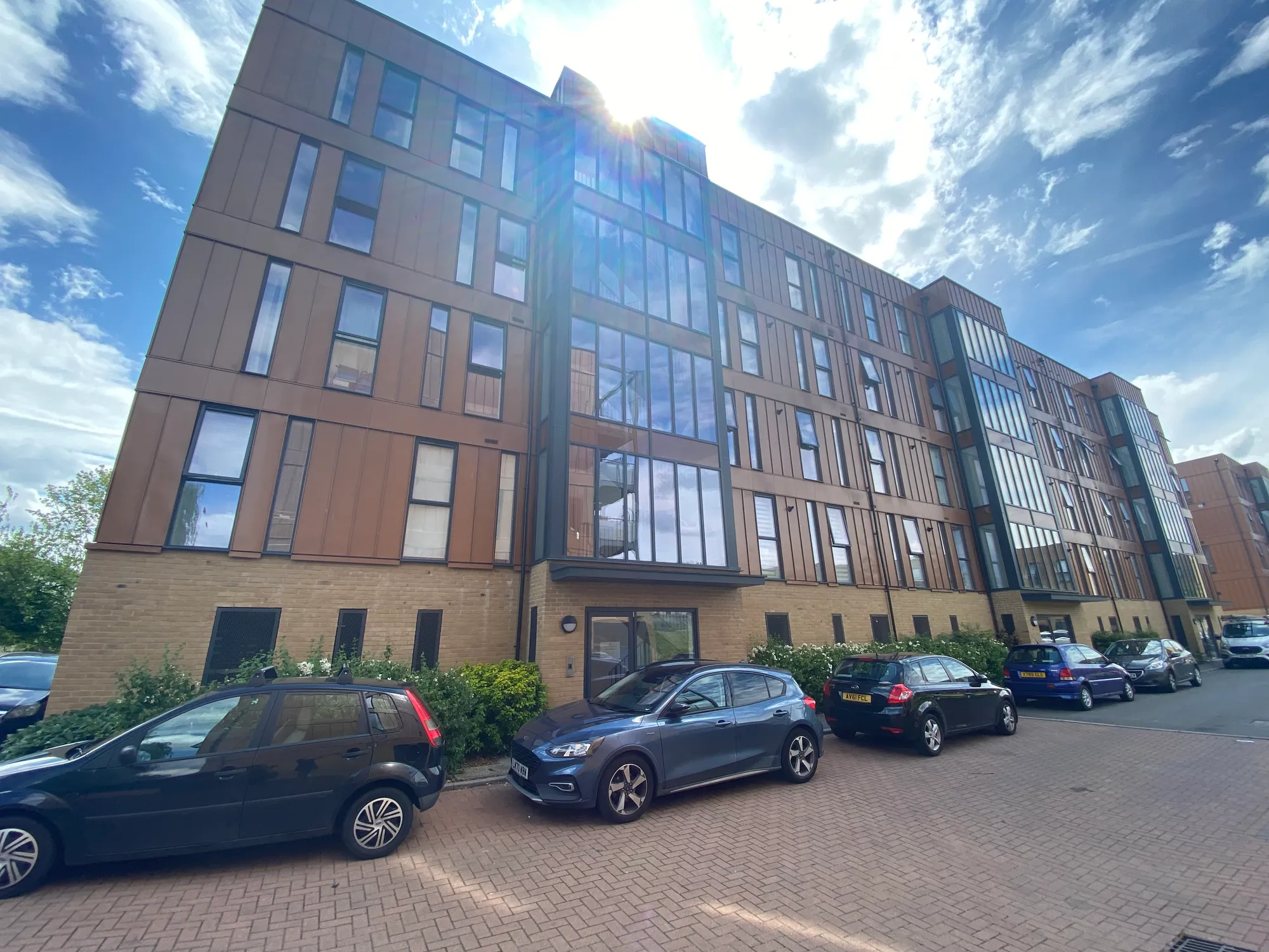 Flat Studio Way in Elstree and Borehamwood