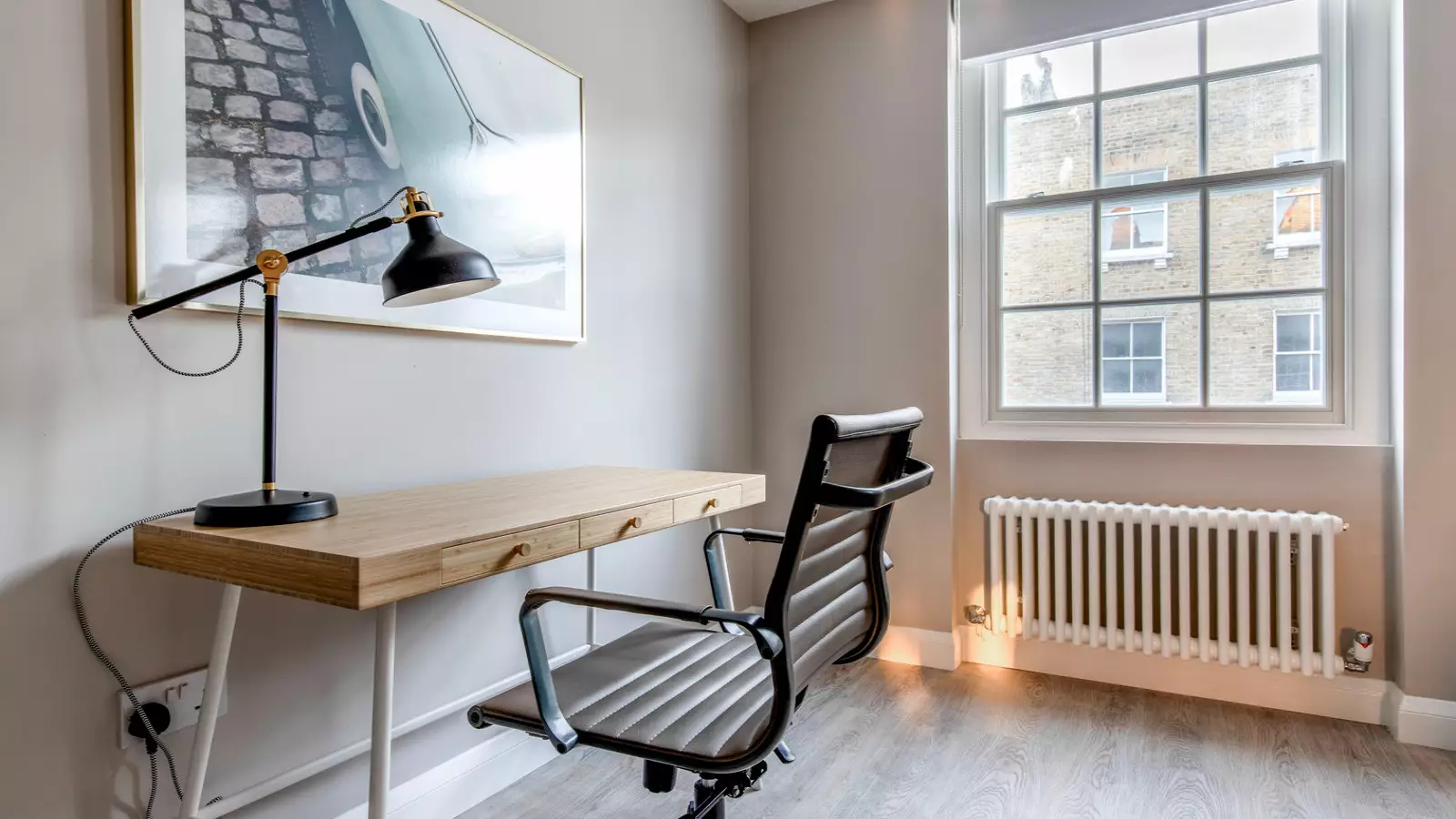 Flat Cleveland Street in Greater London