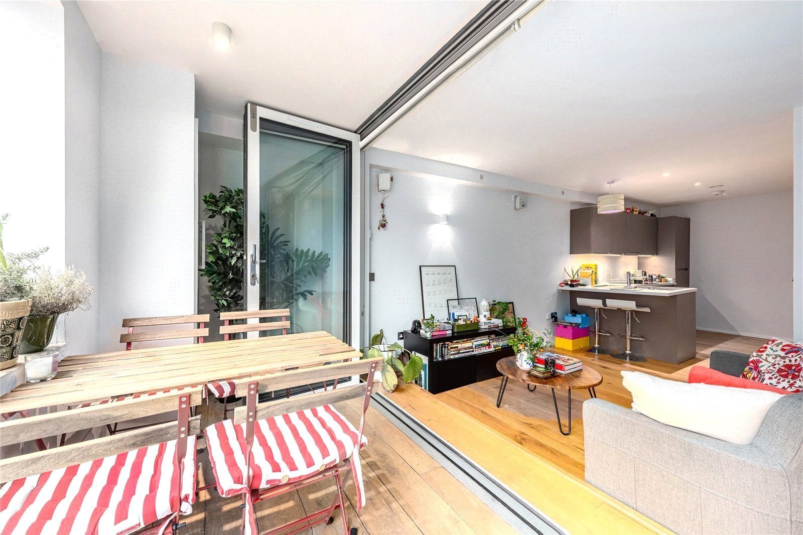 Flat Baynes Street in Greater London