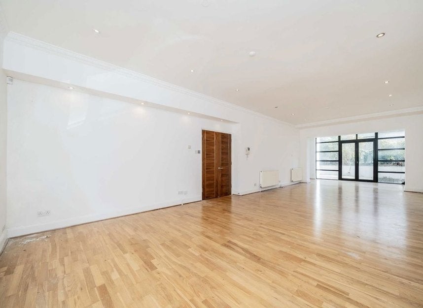 House Wells Rise in City of Westminster