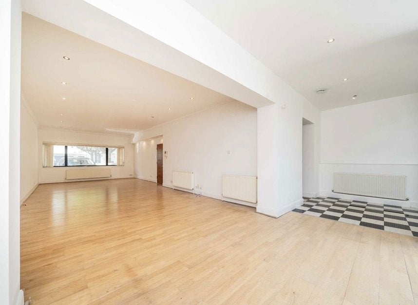 House Wells Rise in City of Westminster