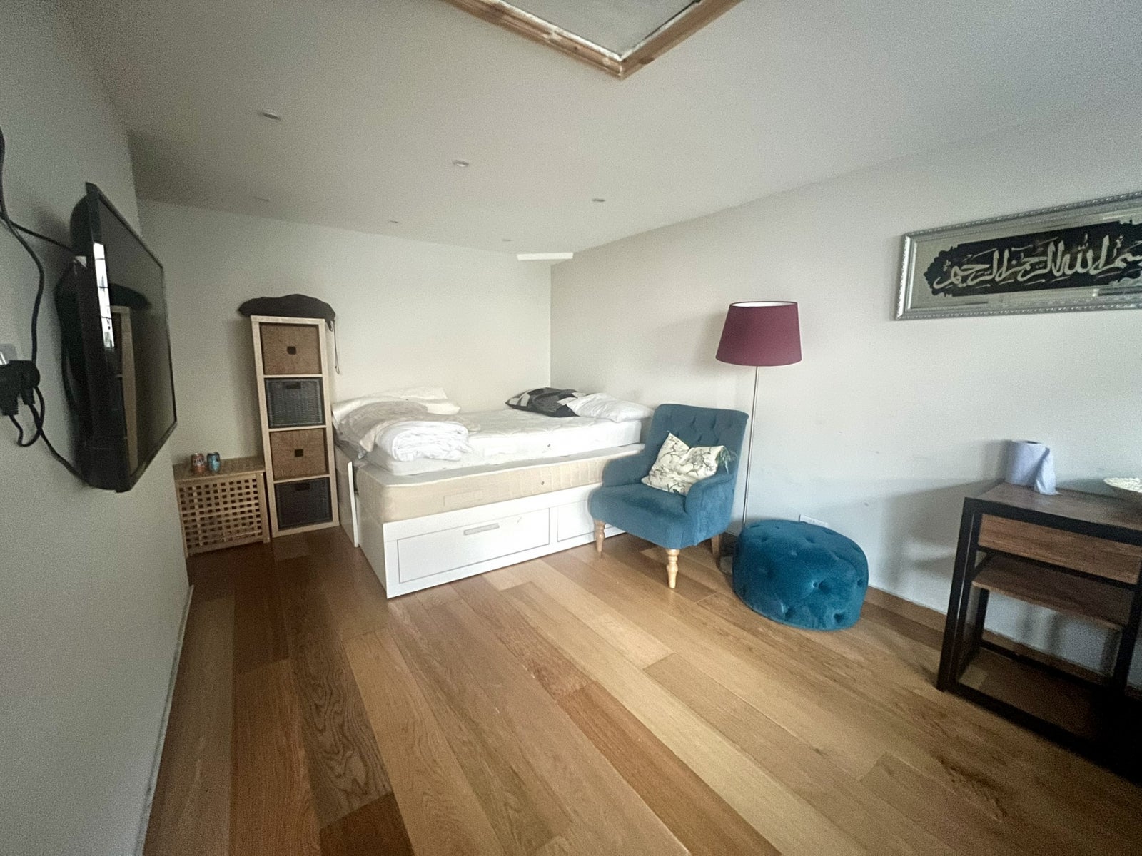 Flat Fern Avenue in London