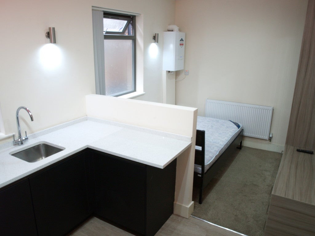 Flat Park Crescent in Manchester