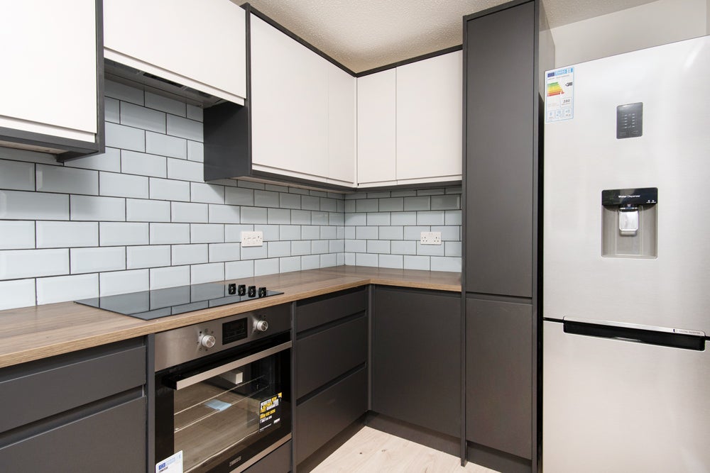 Flat Crowthorne Close in Greater London