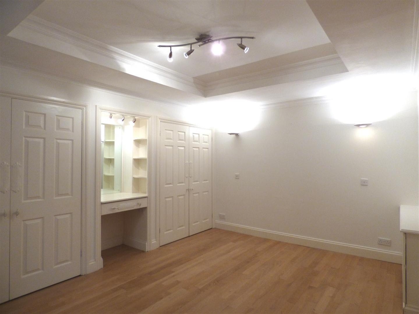 Flat Stockwell Green in Greater London