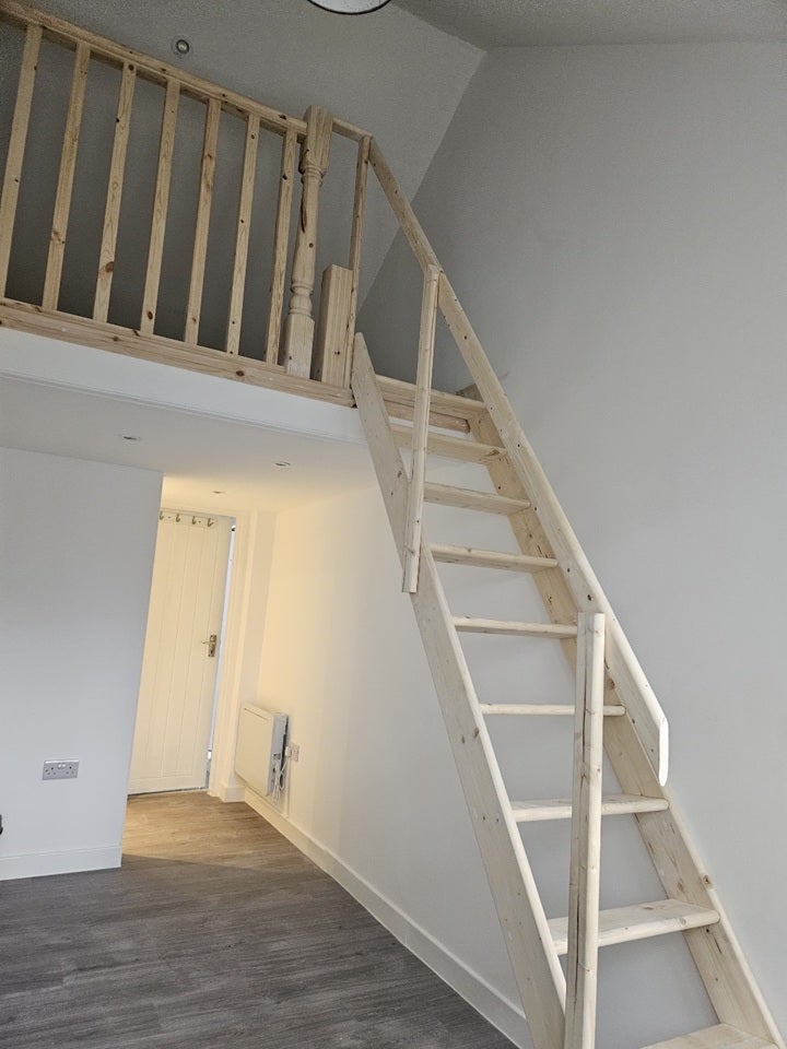 Room Kenton Gardens in Greater London