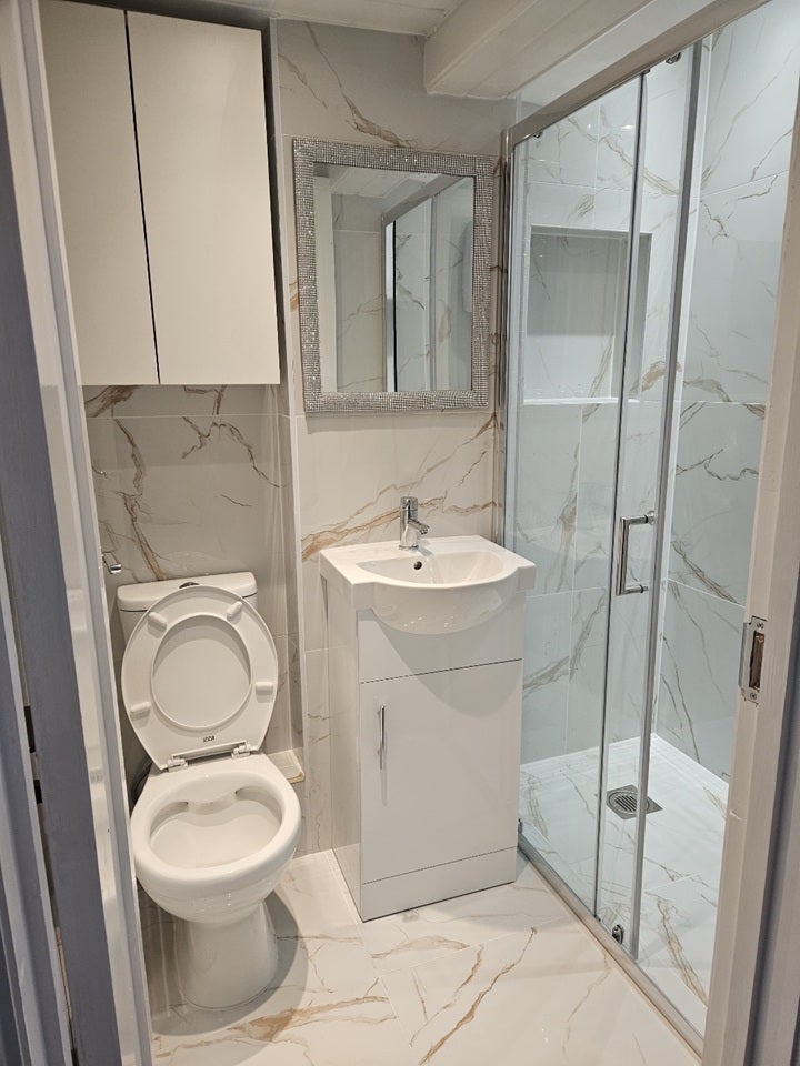 Room Kenton Gardens in Greater London