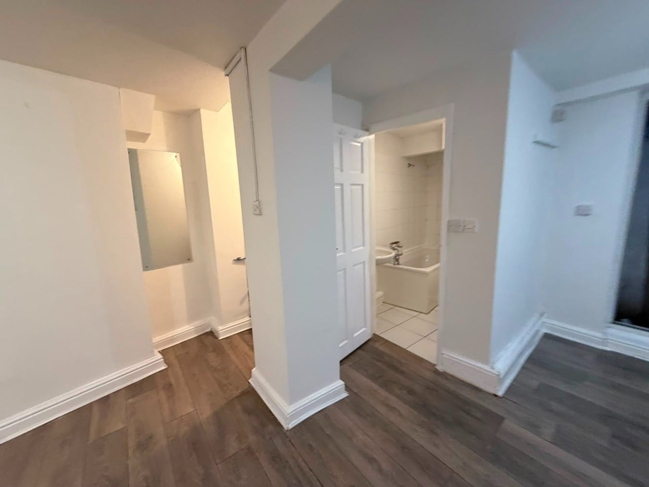 Flat Middleton Road in Greater London