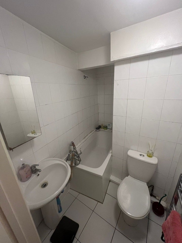Flat Middleton Road in Greater London