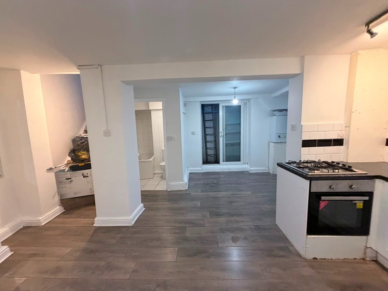 Flat Middleton Road in Greater London
