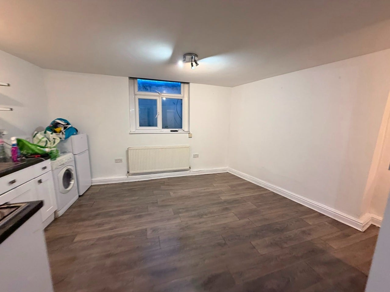 Flat Middleton Road in Greater London