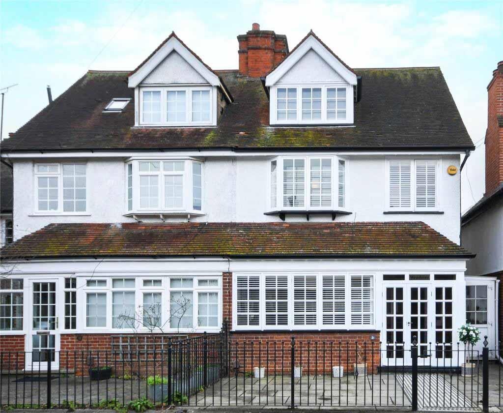 House Cedar Avenue in Chelmsford