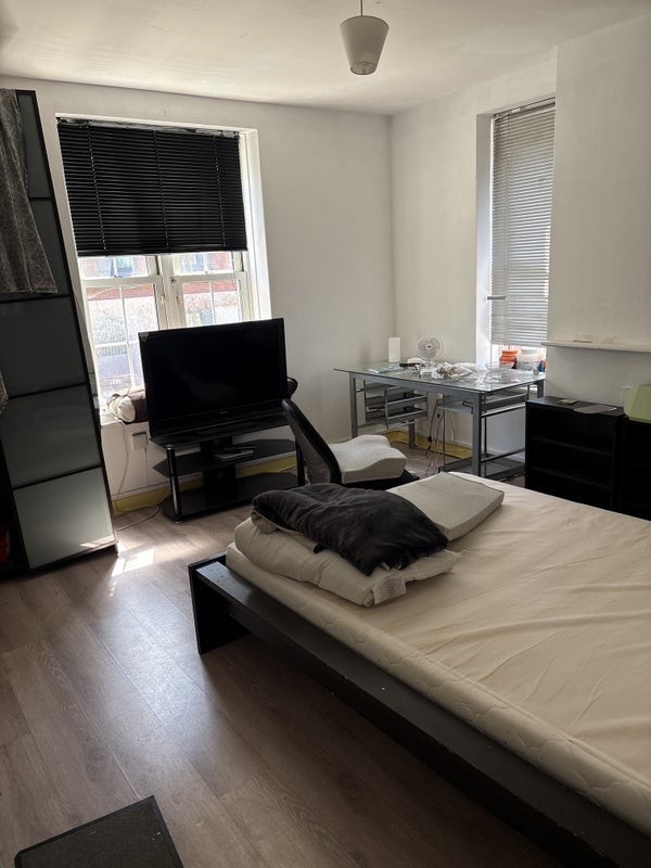 Room Welland Street in Greater London