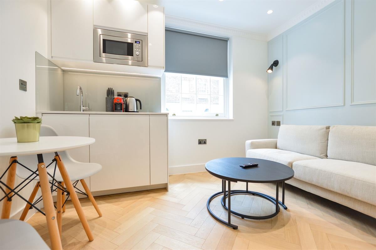 Flat Star Street in City of Westminster