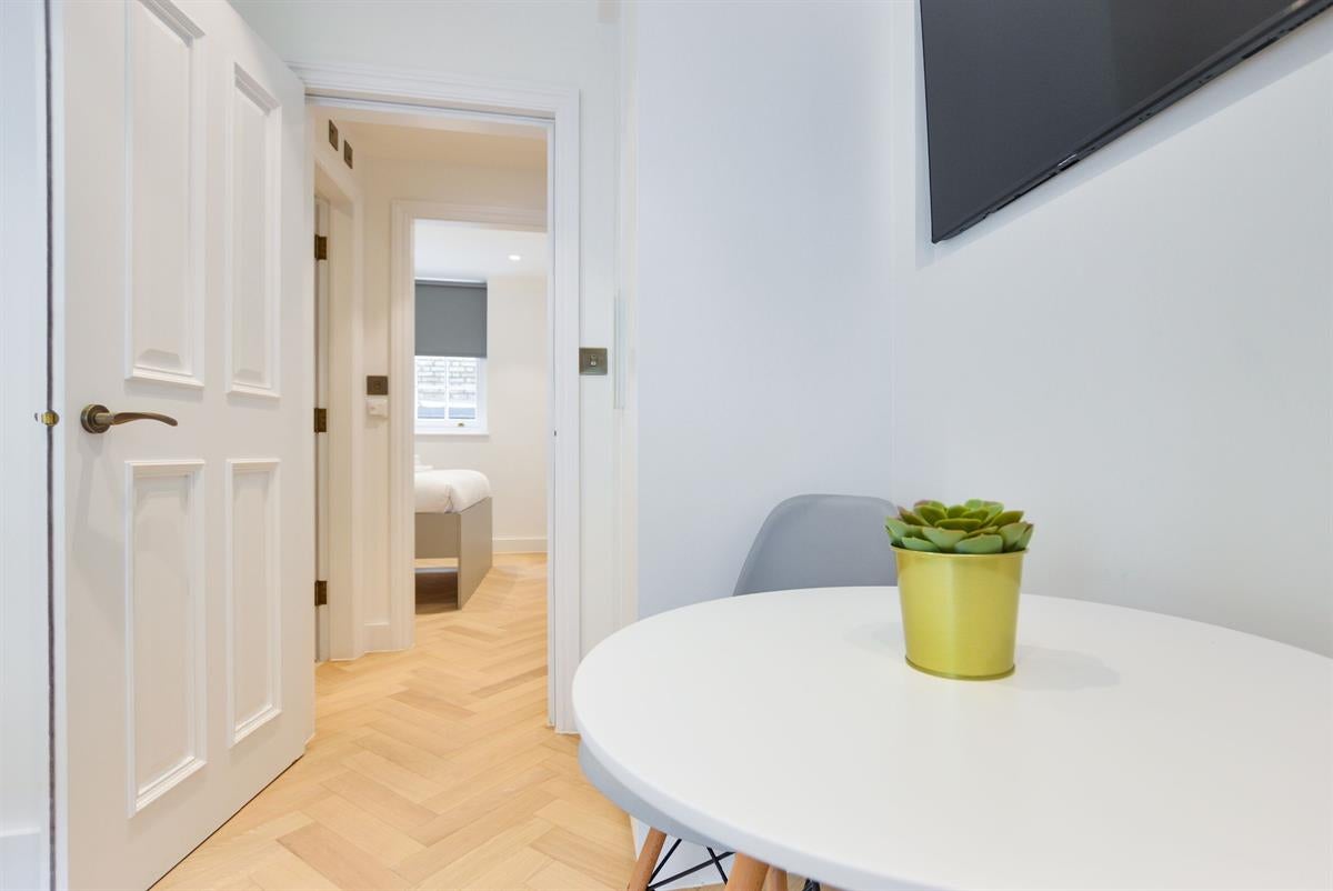 Flat Star Street in City of Westminster