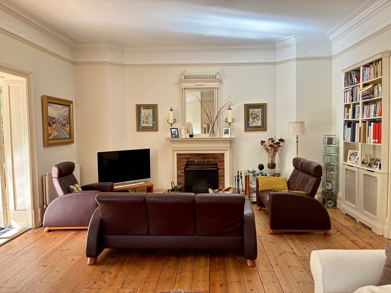 Flat Burleigh Road in Ascot