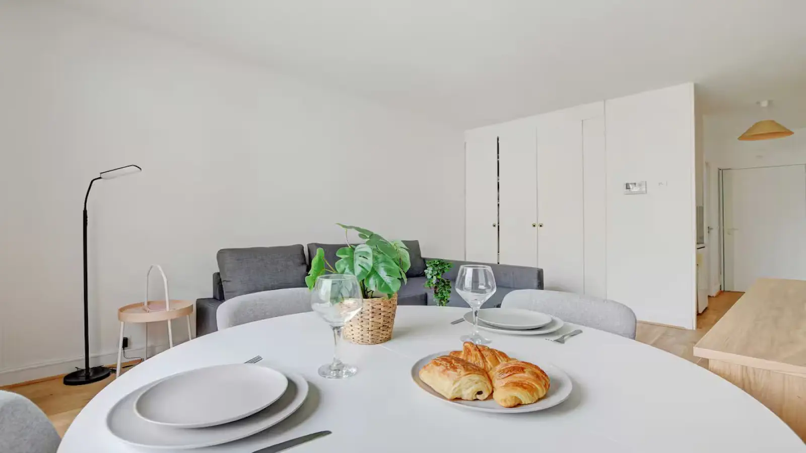 Appartement Rue Balzac à Paris