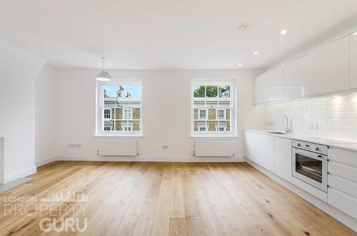 Flat Gloucester Terrace in London