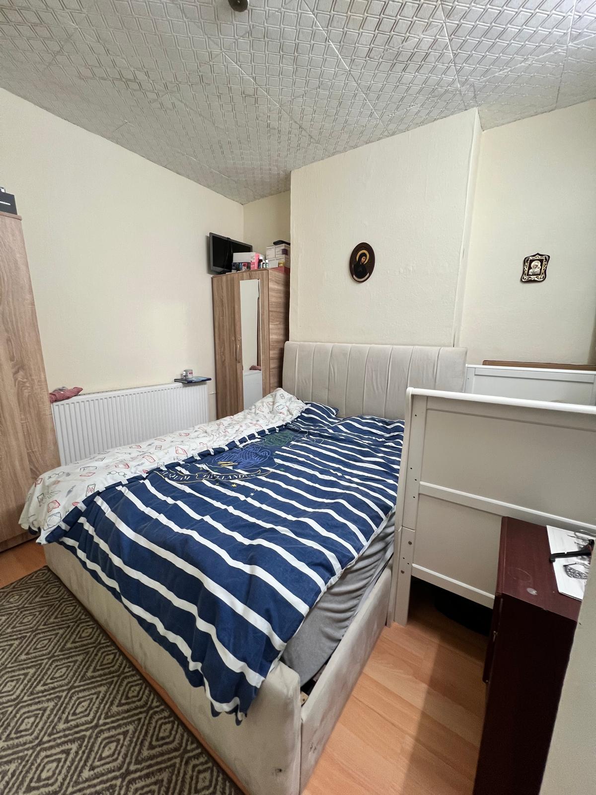 Flat Sherrard Road in Greater London
