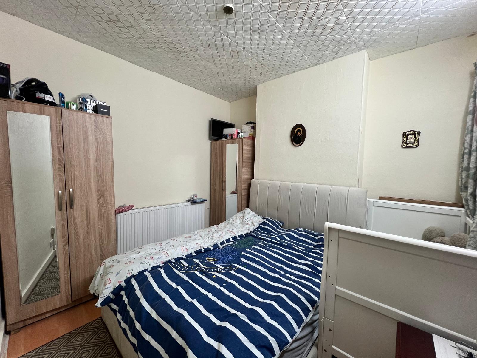 Flat Sherrard Road in Greater London