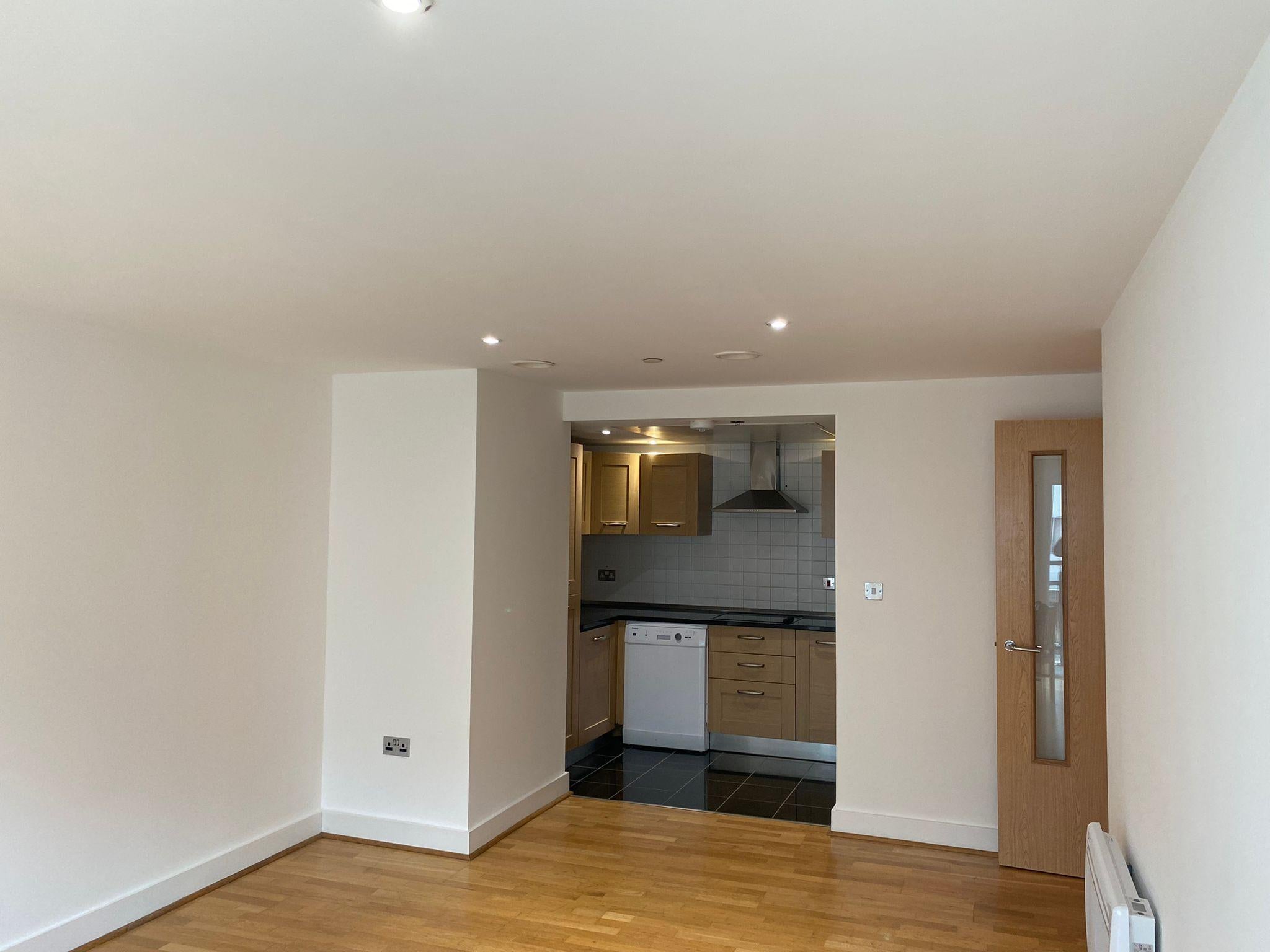 Flat Mast Quay in Greater London