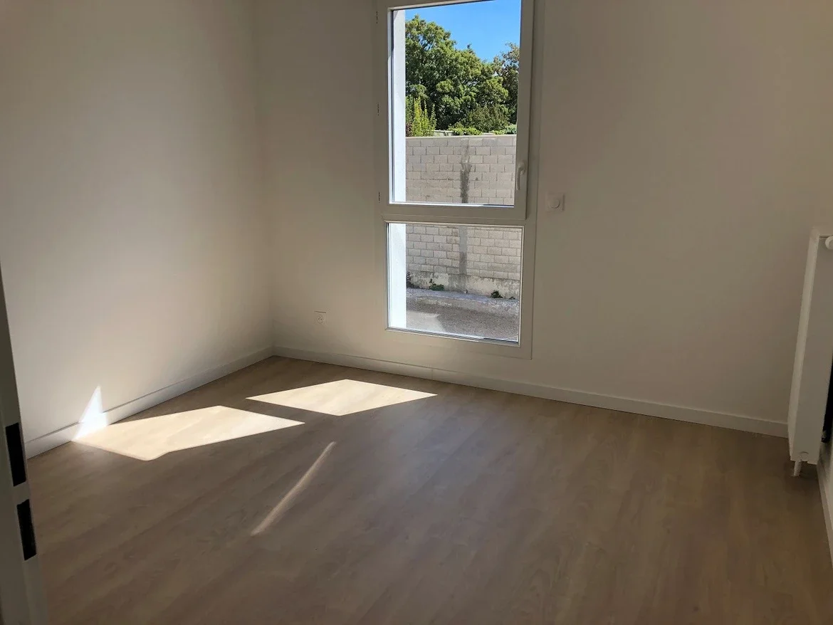 Flat Rue Grandval in Reims