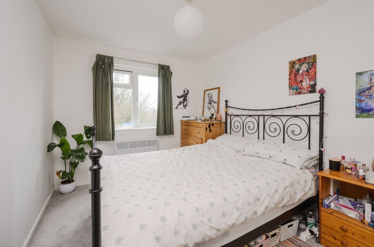 Flat Kipling Drive in Greater London