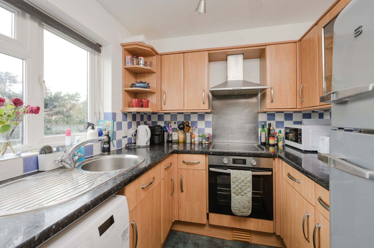 Flat Kipling Drive in Greater London
