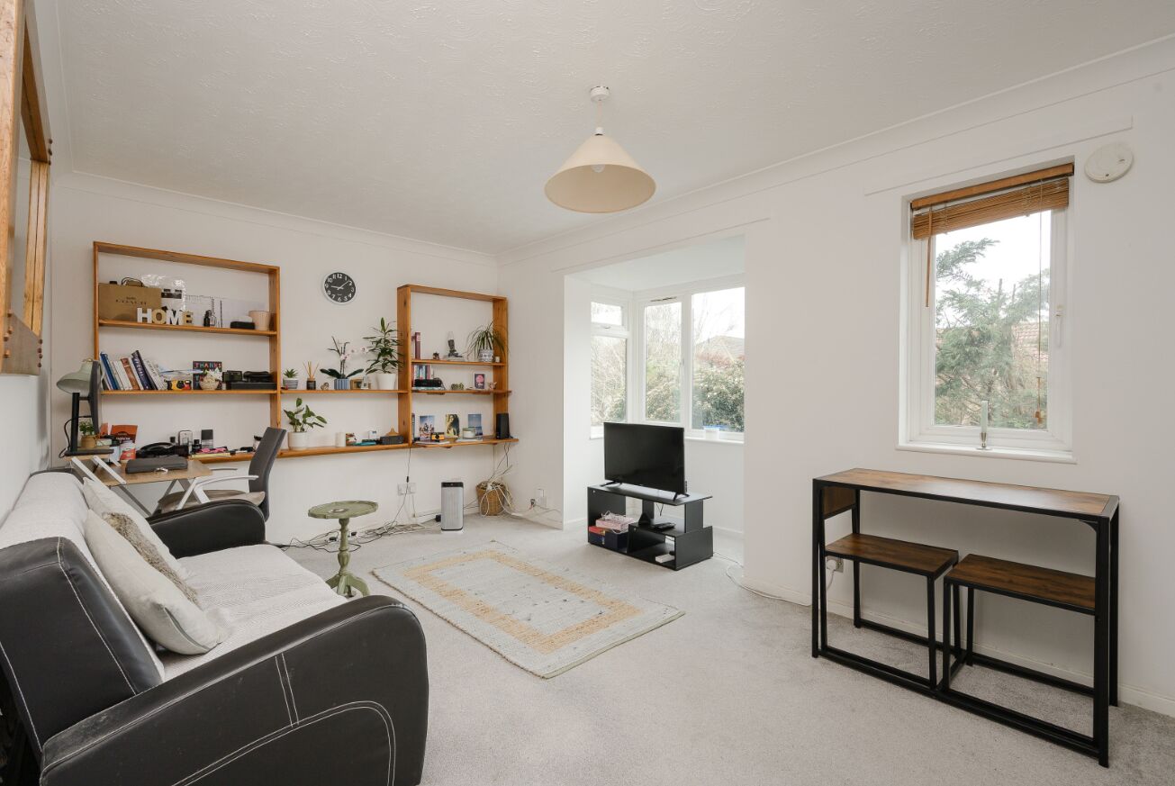Flat Kipling Drive in Greater London