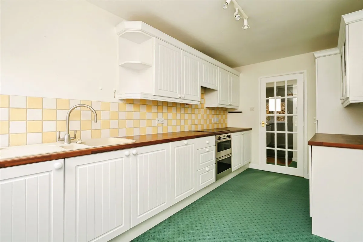 House Sylvester Close in West Oxfordshire