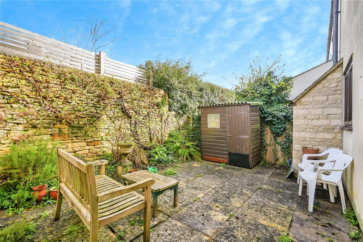 House Sylvester Close in West Oxfordshire