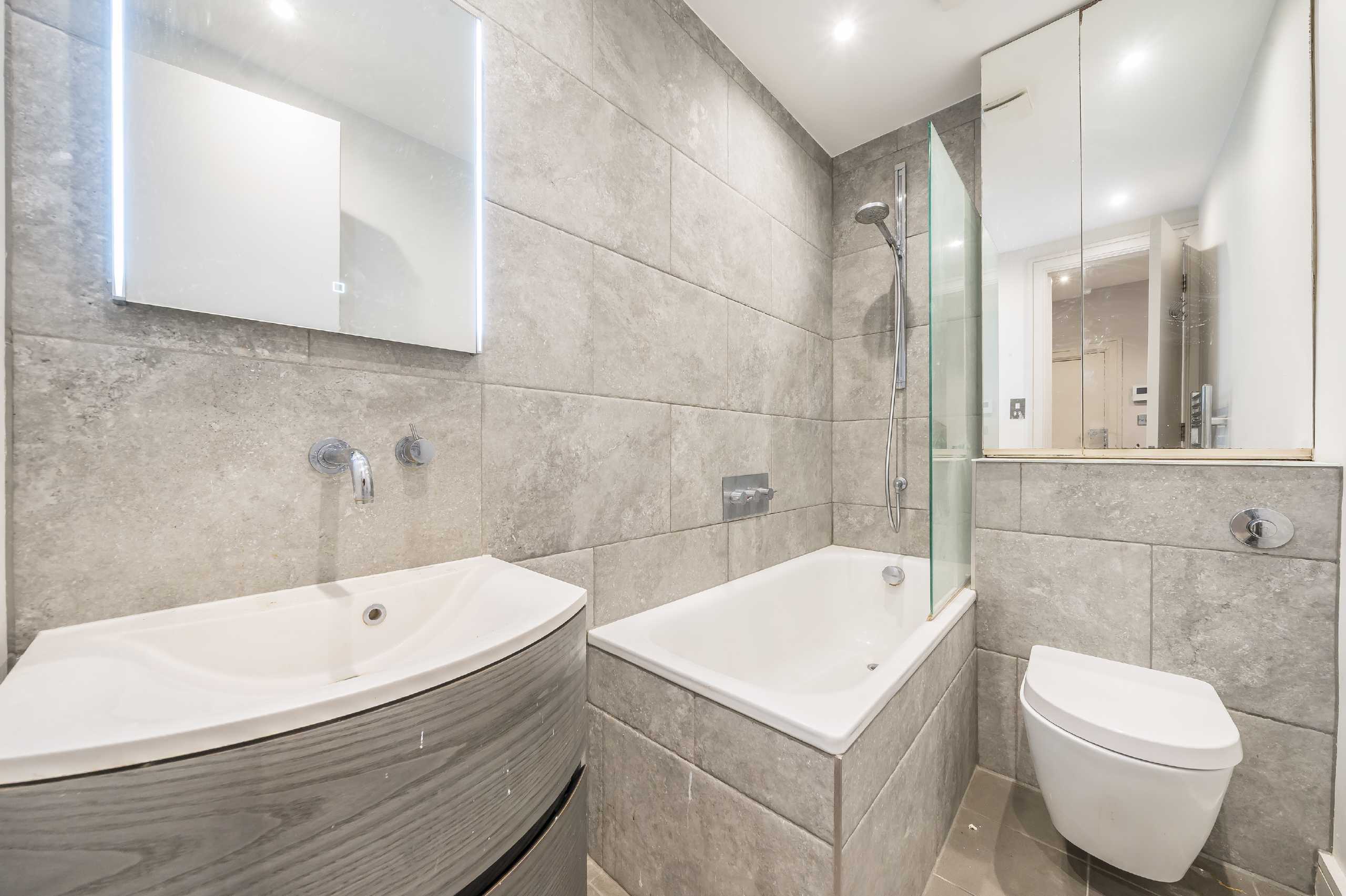 Flat Westbourne Gardens in City of Westminster