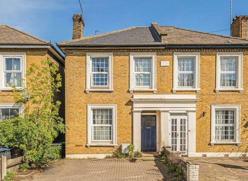 House Orchard Road in Greater London