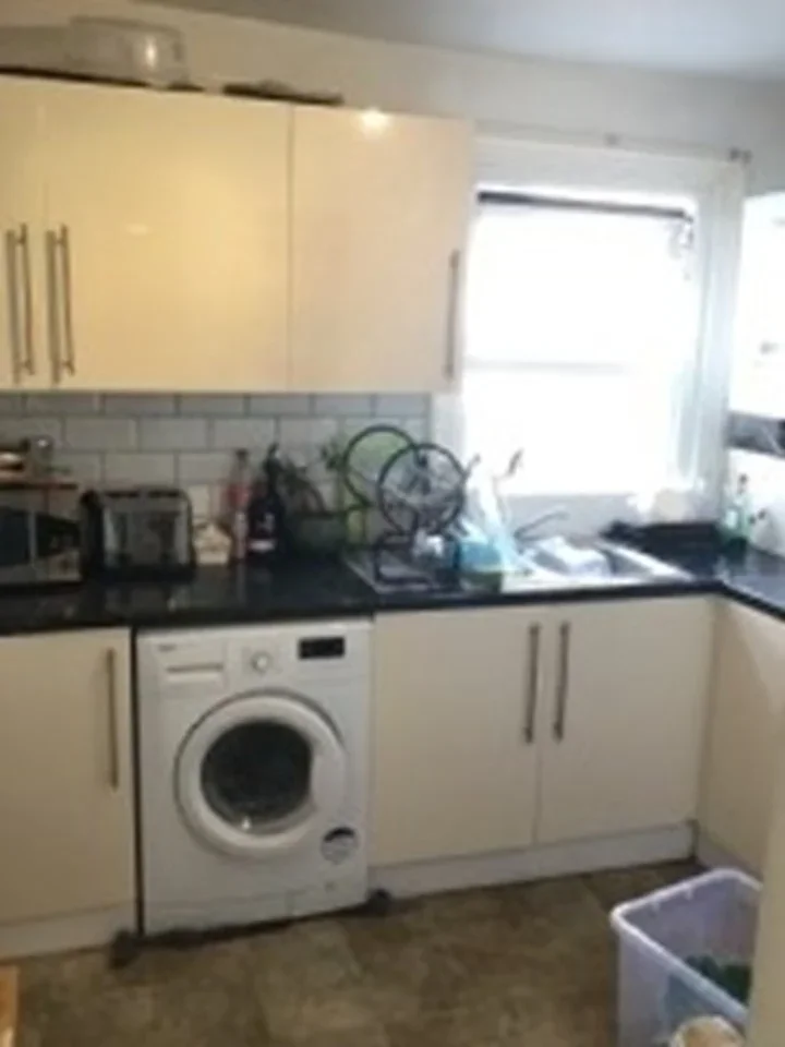 Flat Coldharbour Lane in Greater London