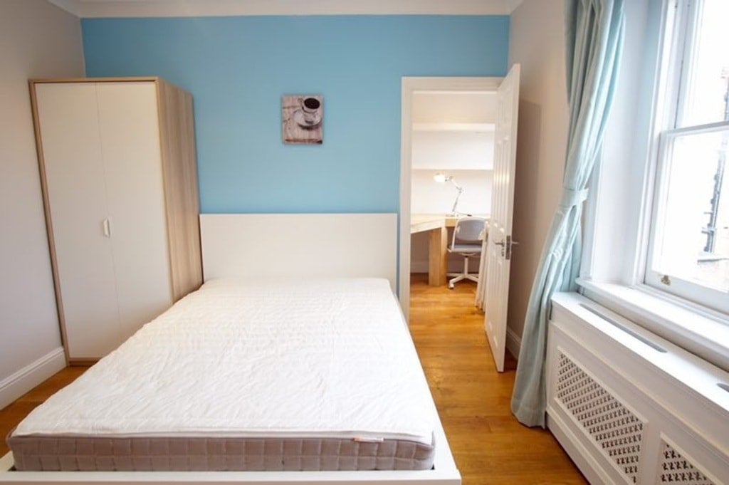 Flat Old Brompton Road in Greater London