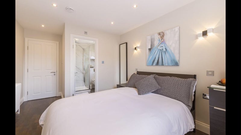 Room Tollington Way in Greater London