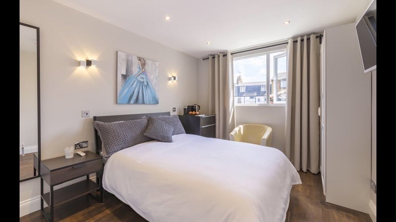 Room Tollington Way in Greater London