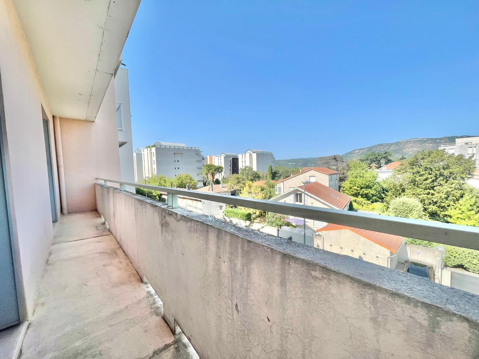 Flat Place Danton in Valence