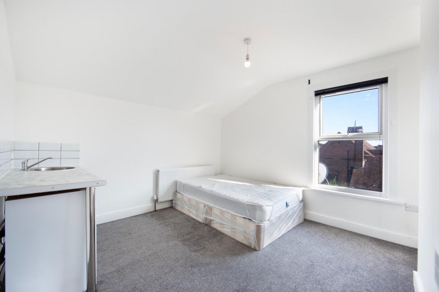 Flat Bartram Road in Greater London