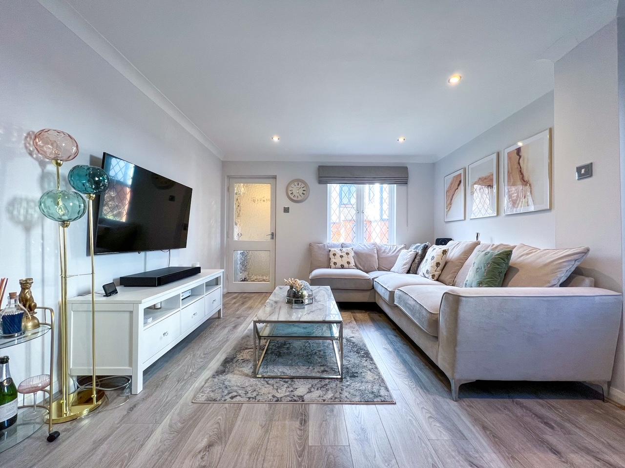 House Kings Chase in Walton on Thames