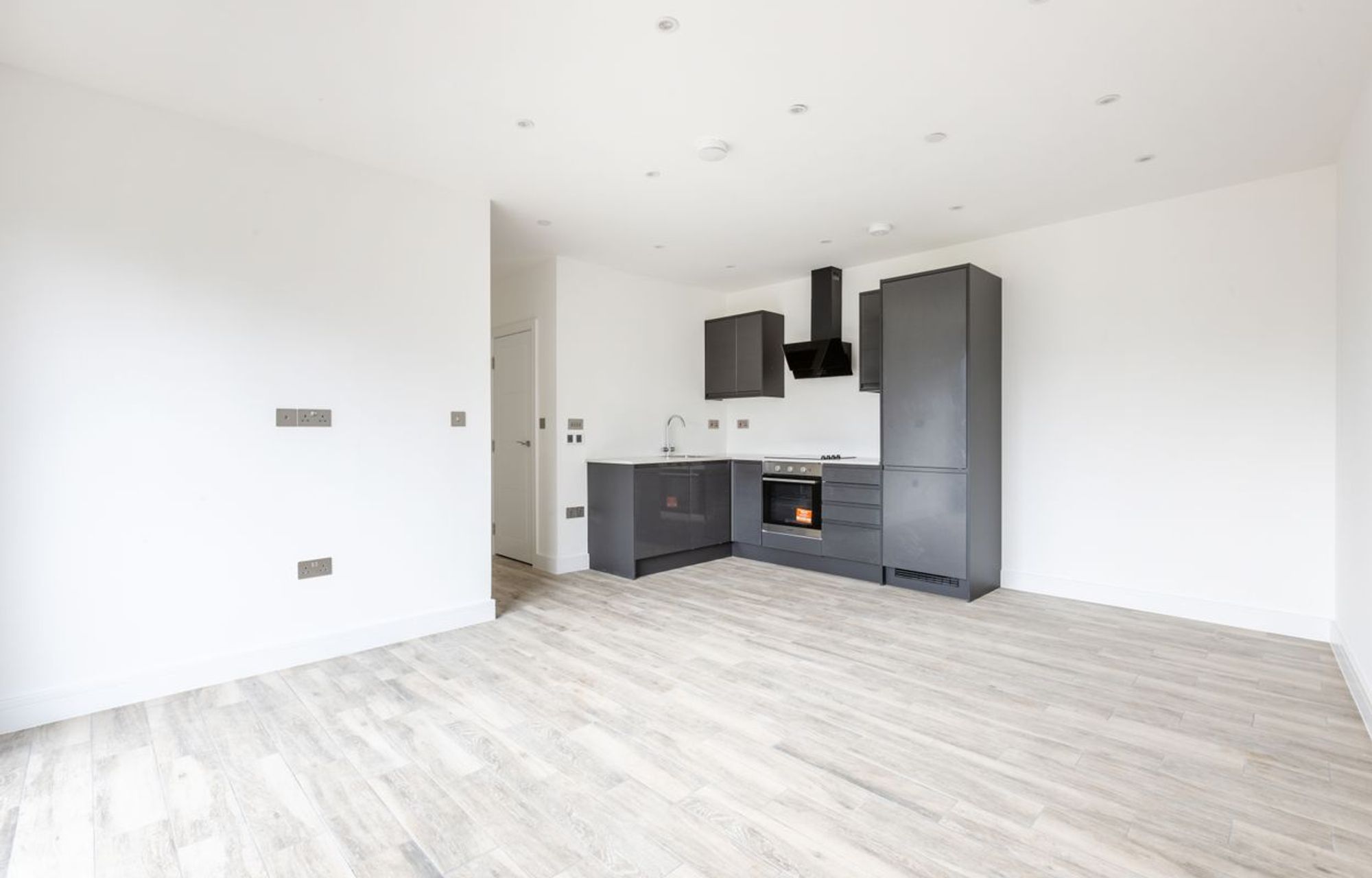 Flat Leslie Park Road in Greater London