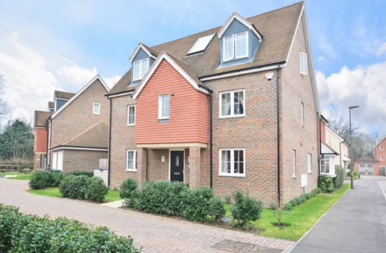 Flat Railfield Gardens in Reigate and Banstead
