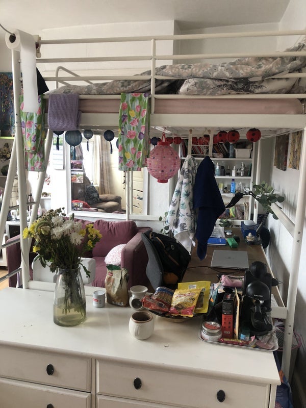 Room Seven Sisters Road in Greater London