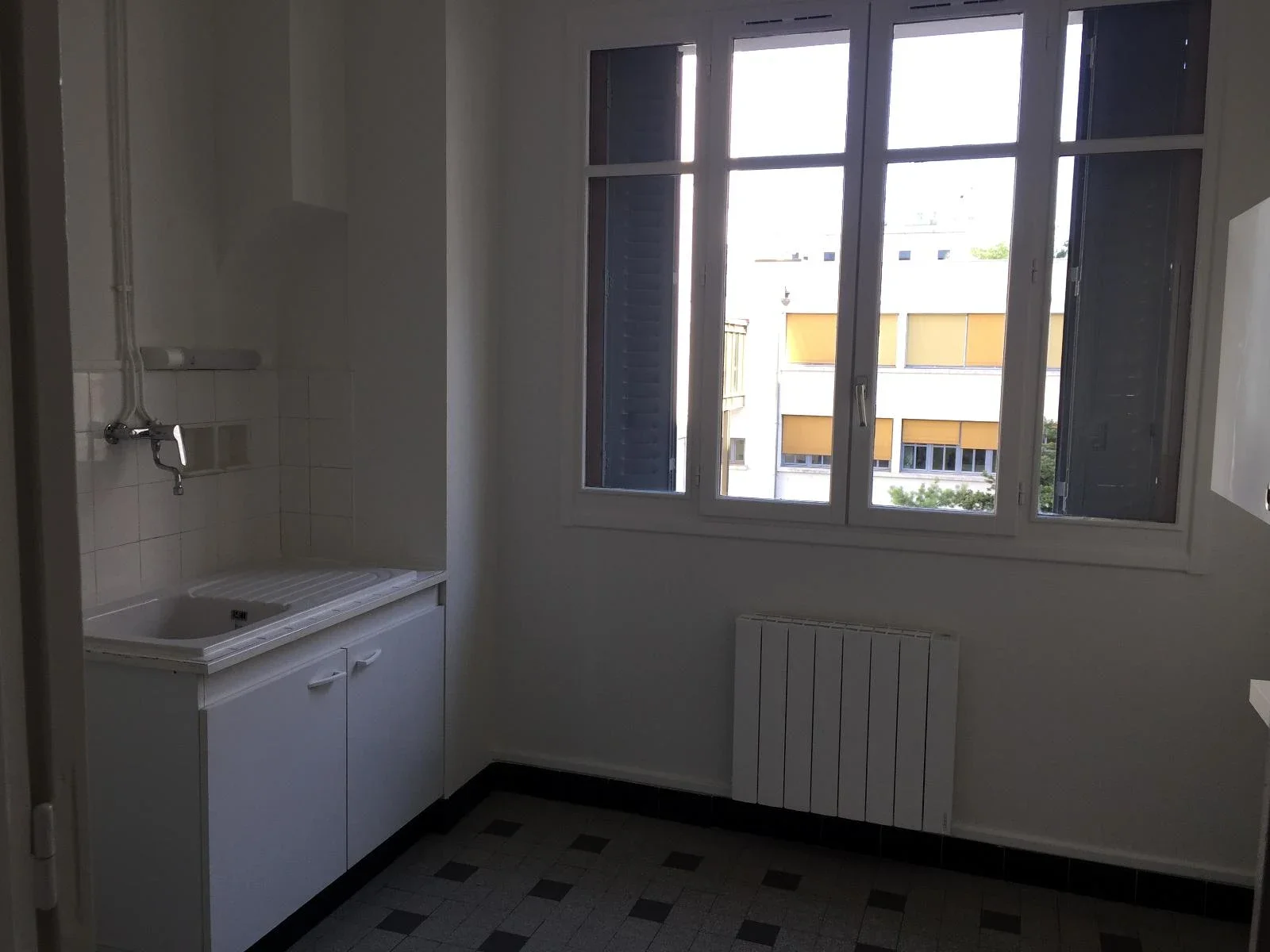 Flat Rue Louis Becker in Villeurbanne