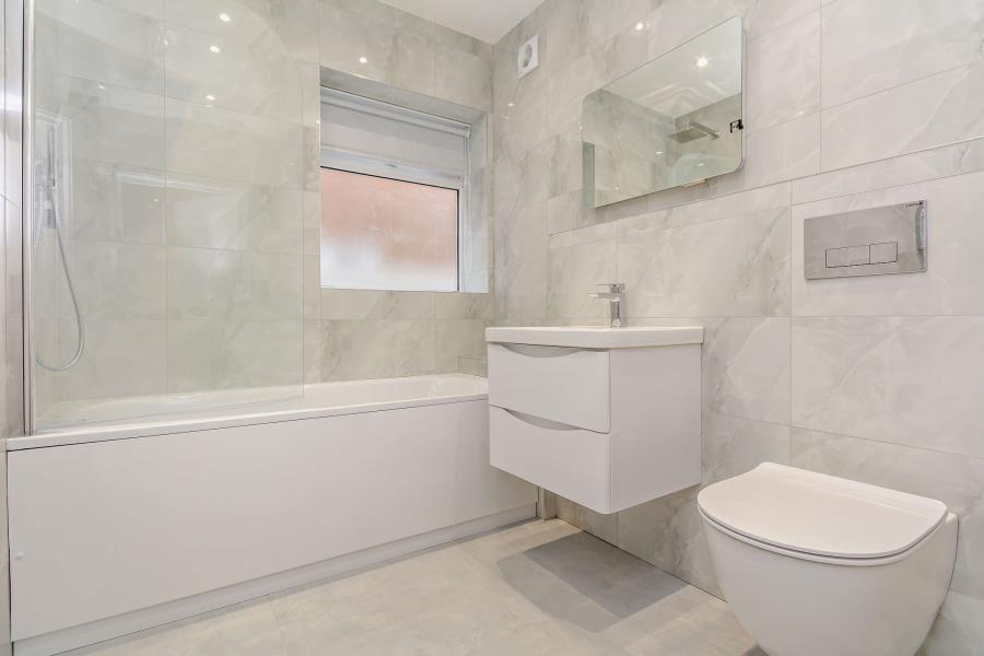 Flat Swakeleys Road in Greater London