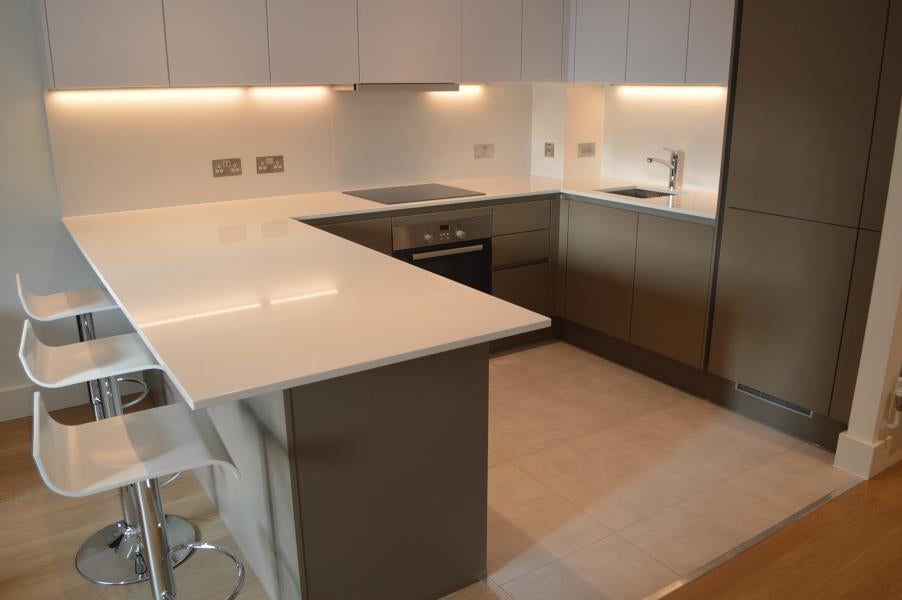 Flat Portal Way in London