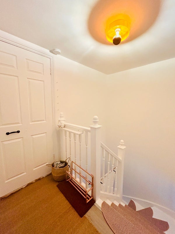 Flat Cazenove Road in Greater London