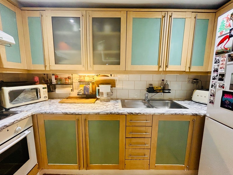 Flat Cazenove Road in Greater London
