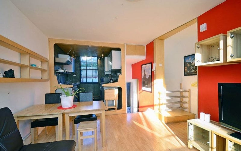 Flat Cruden Street in Greater London